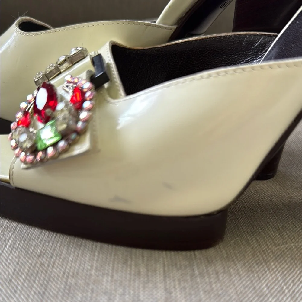 Gucci Women's Cream Embellished Slide Sandals - Picture 7 of 8